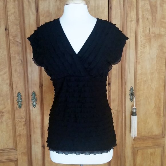 Jennie and Marlis V-Neck Black Ruffle Top. Size Med - Picture 1 of 7